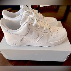 Men’s 10.5 Air Force 1 low